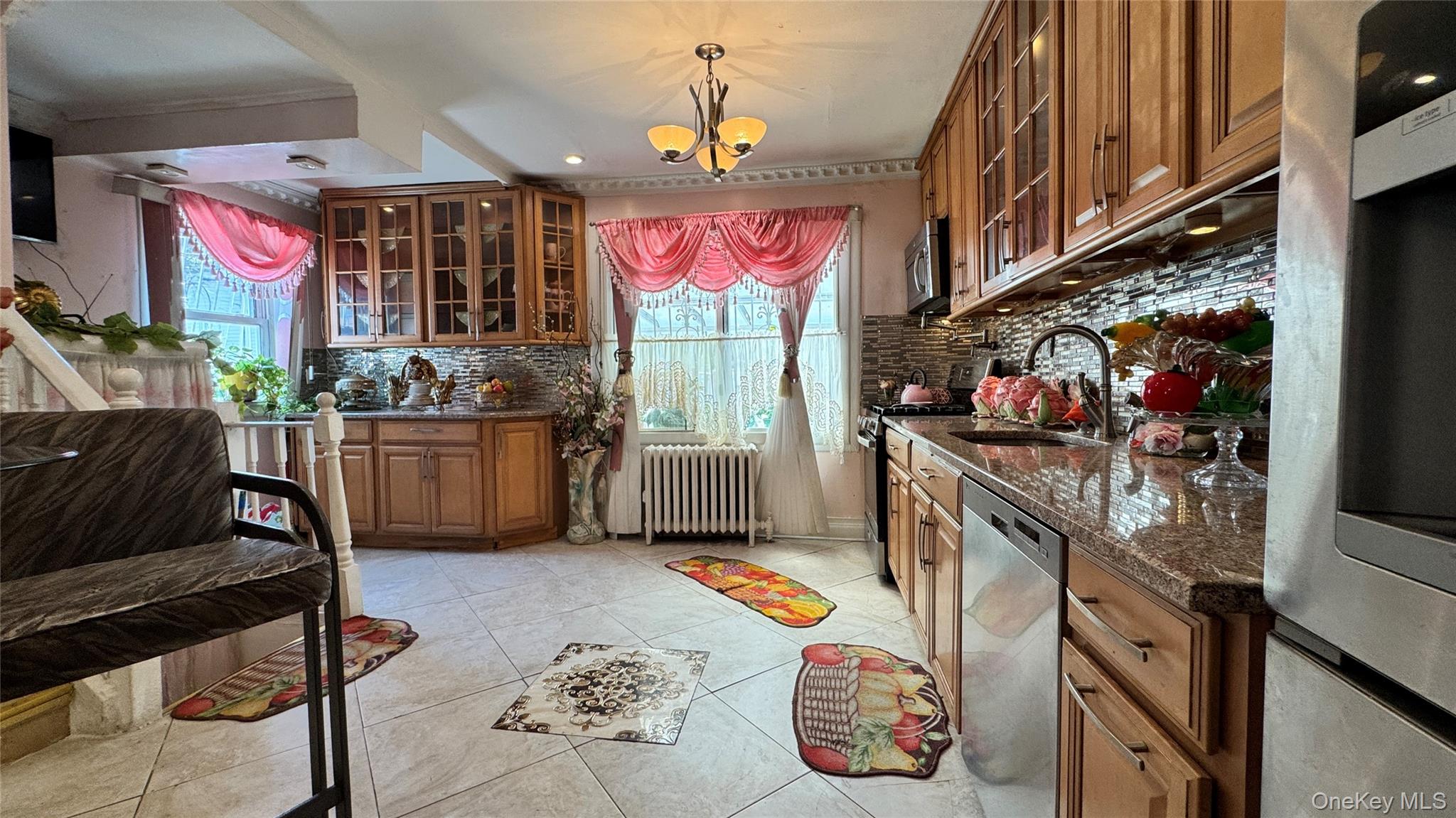 115-46 W Van Wyck Expressway