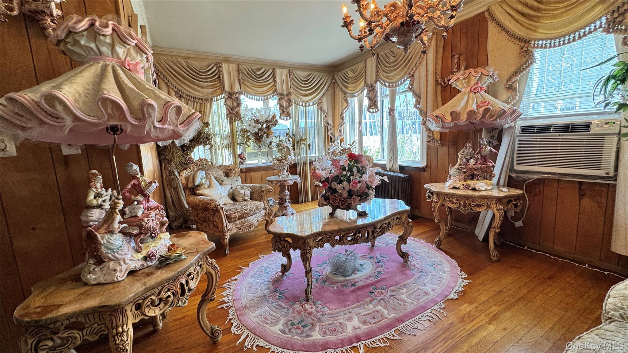 115-46 W Van Wyck Expressway