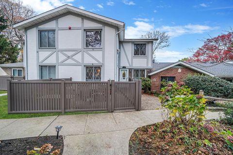 Photo of 320 Woodland Court, Coram, NY 11727 (MLS # 934509)