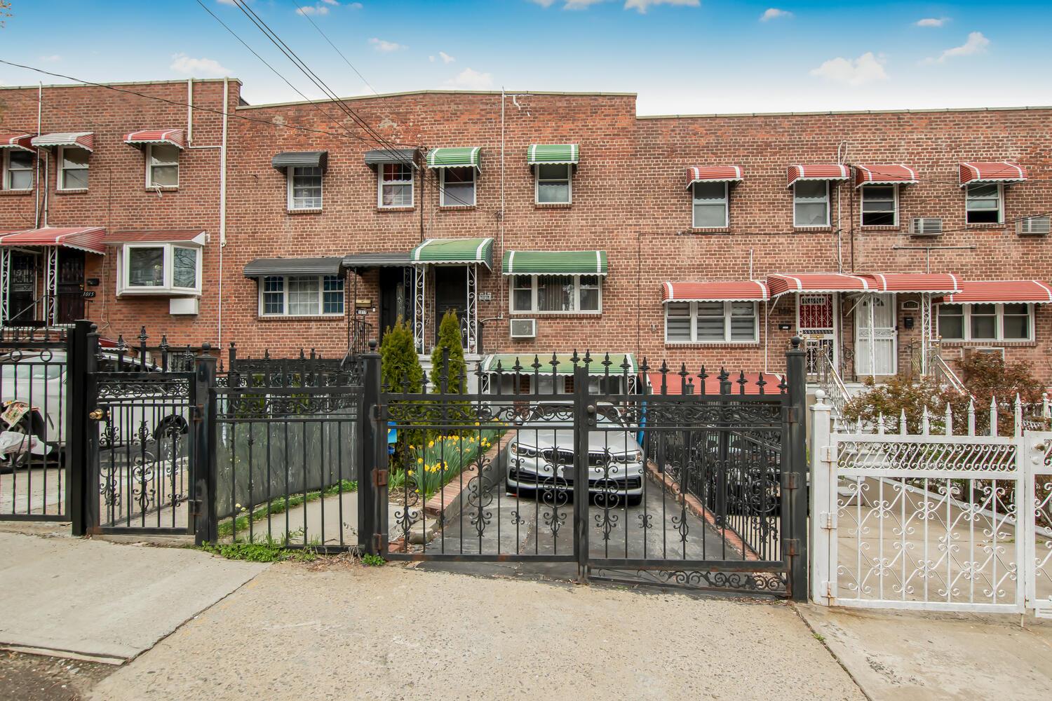 1019 E 228th Street
