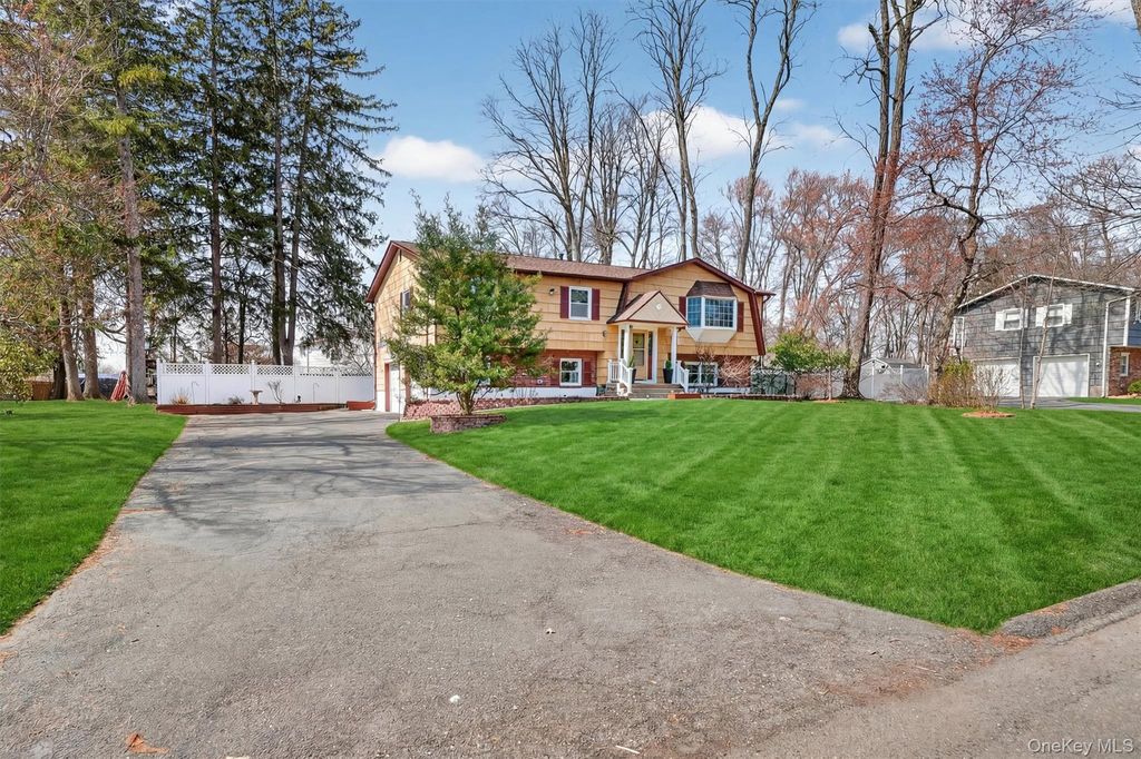 Photo of 134 Ridge Road, Valley Cottage, NY 10989 (MLS # 968638)