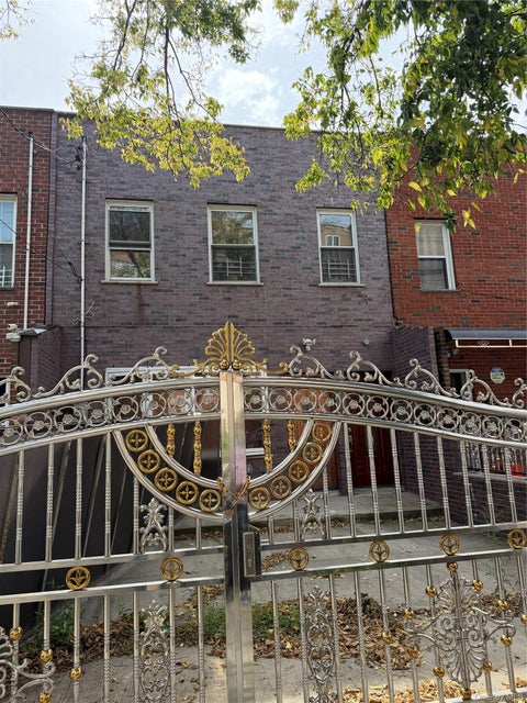 Multifamily For Sale - 2356 Waterbury Avenue<br/> Bronx, NY 10462