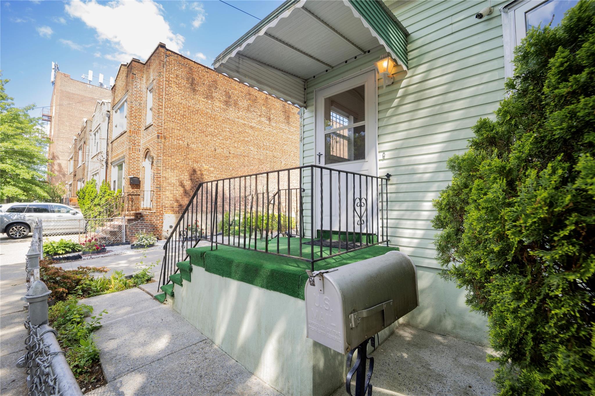4614 Carpenter Avenue, Bronx, New York image 3