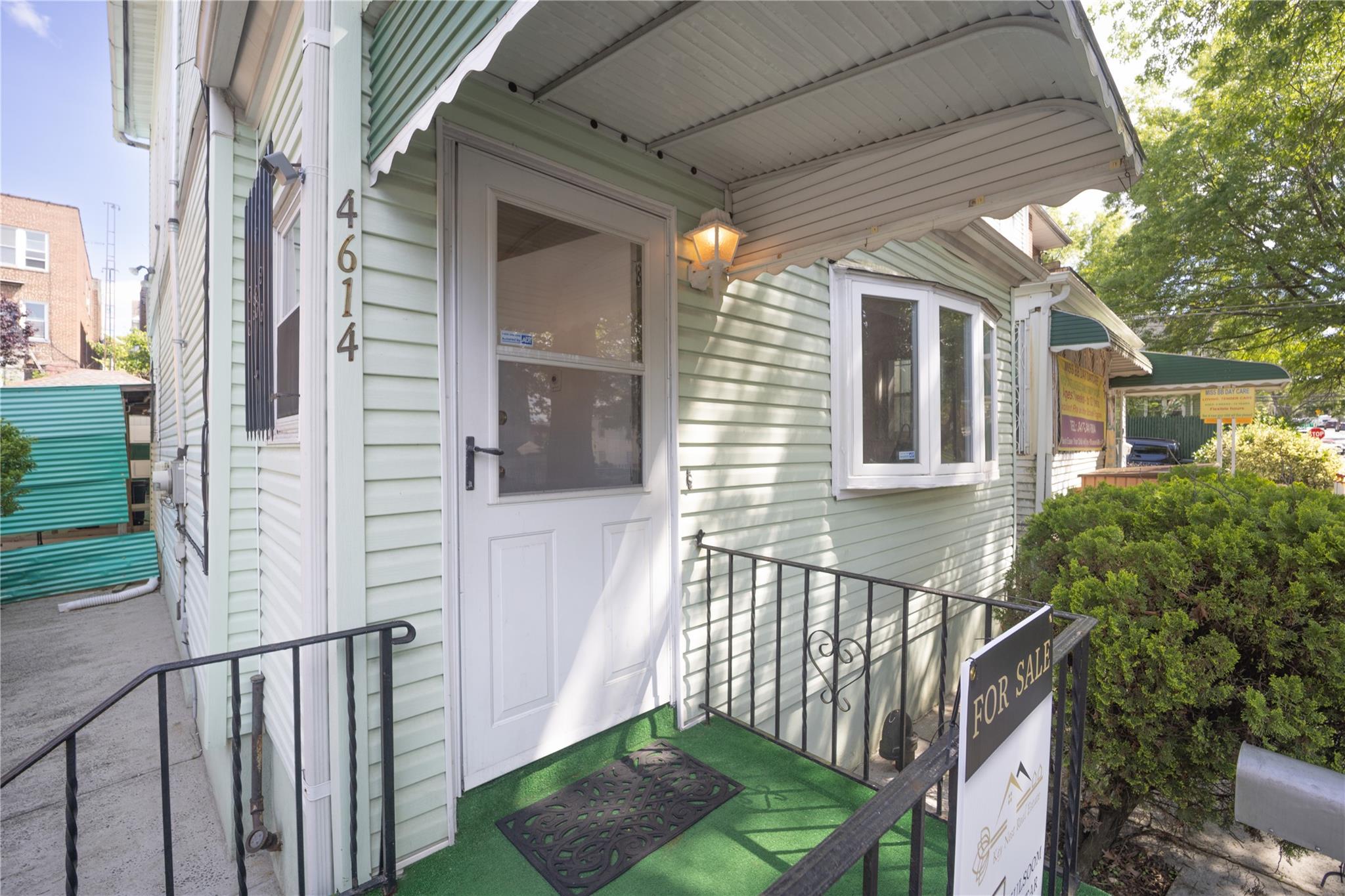4614 Carpenter Avenue, Bronx, New York image 31