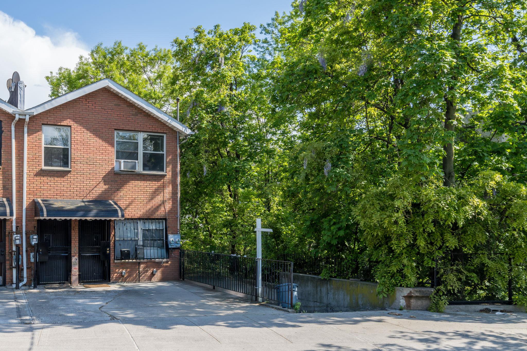 22 Sunnyside Avenue