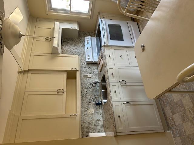 1821 Meadowbrook Road, Merrick, New York image 3