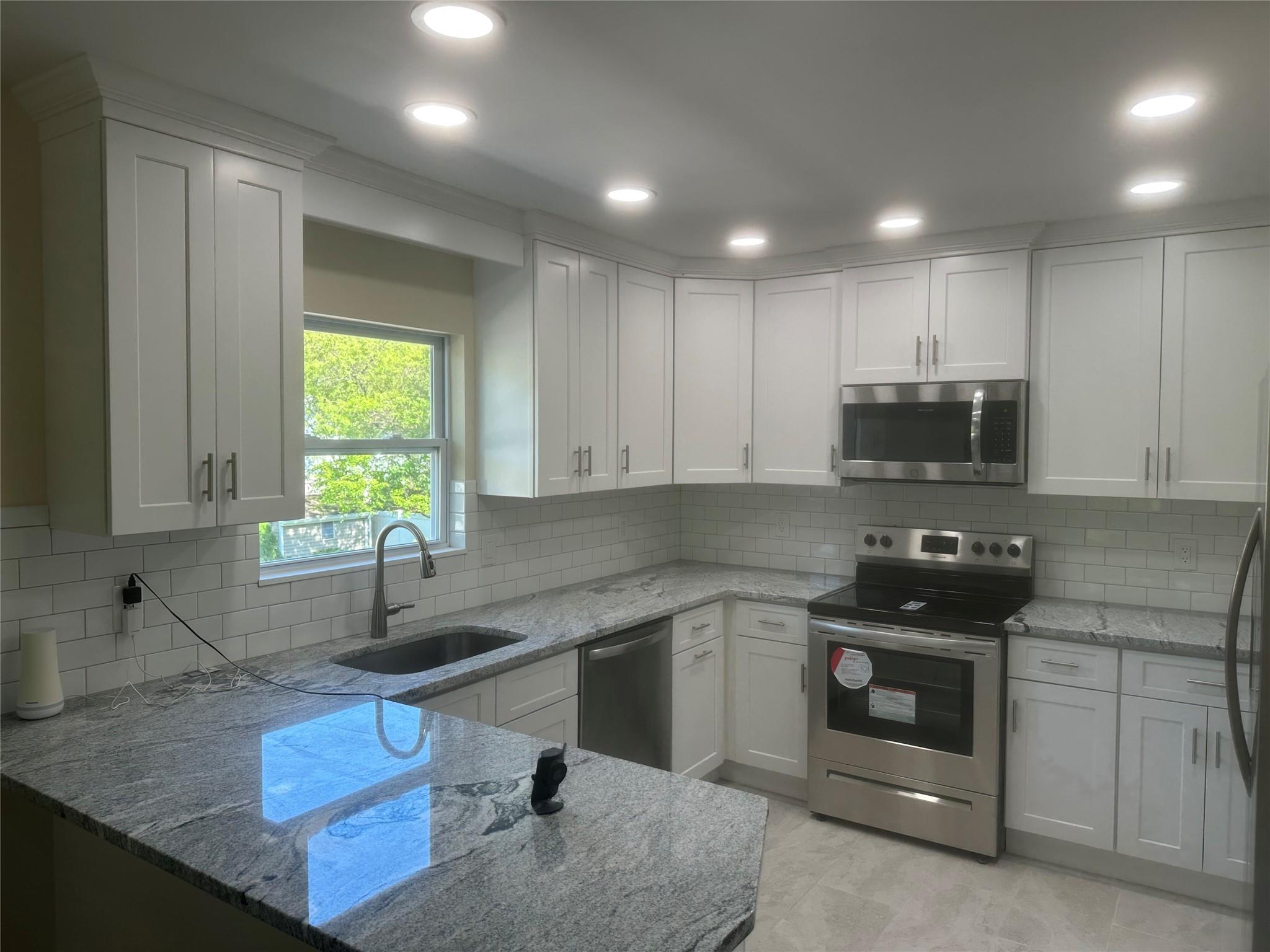 96 Patchogue Avenue, Mastic, New York image 3