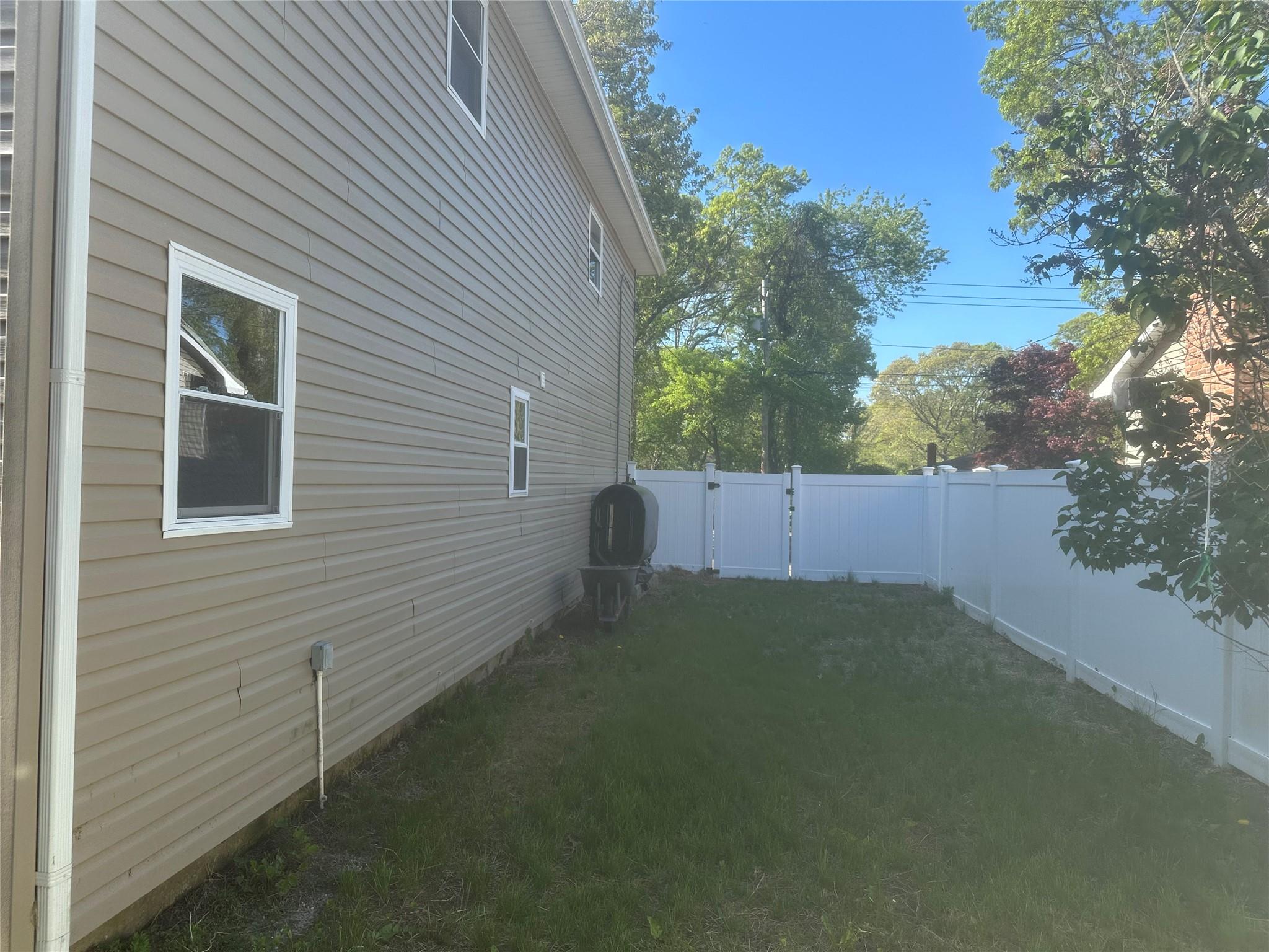 96 Patchogue Avenue, Mastic, New York image 20