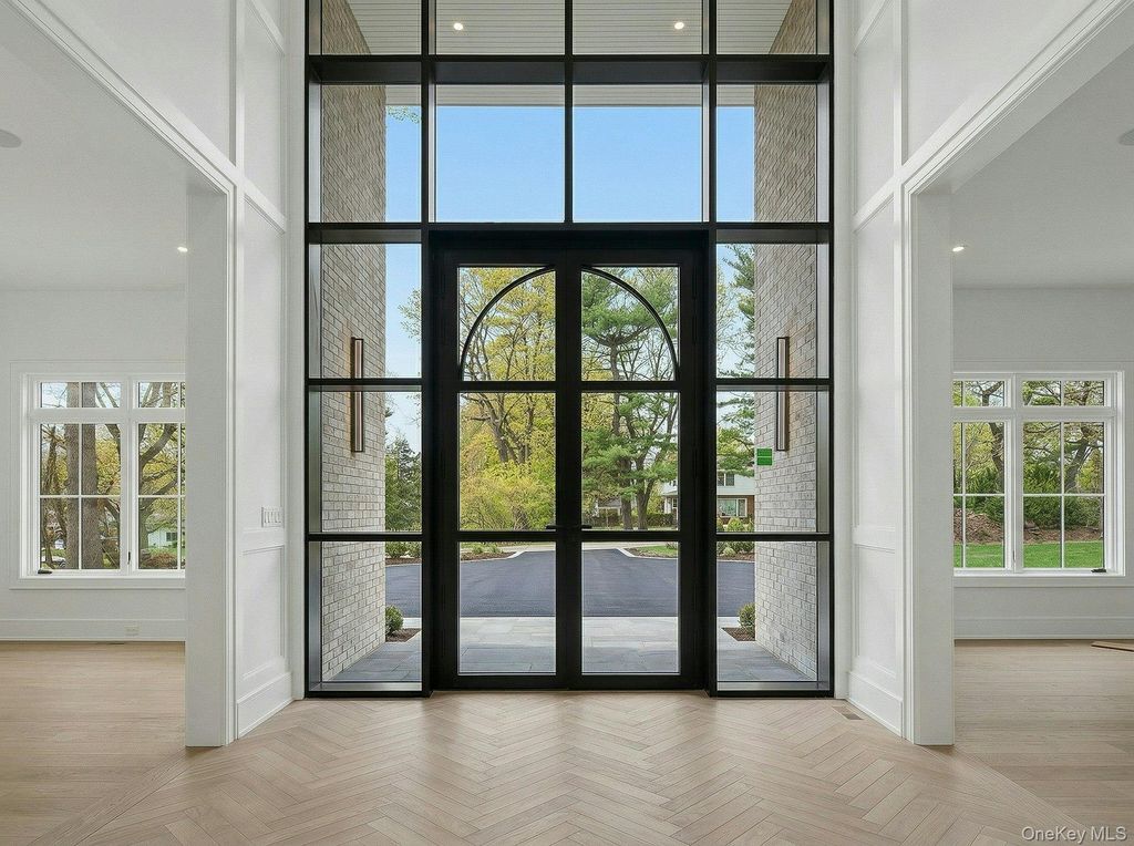 Photo of 25 West Creek Farms Road, Sands Point, NY 11050 (MLS # 985998)