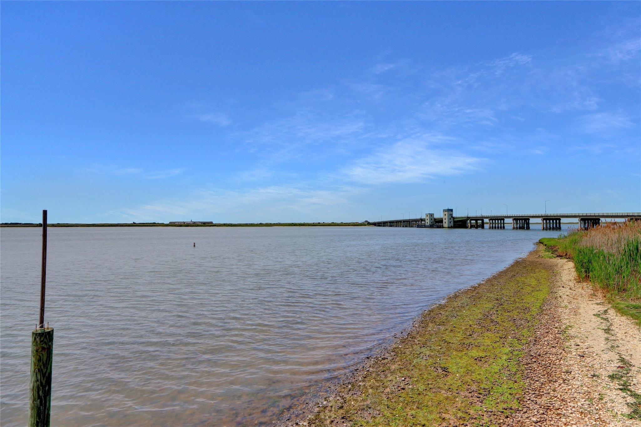 4 Waters Edge #4, Shirley, New York image 34