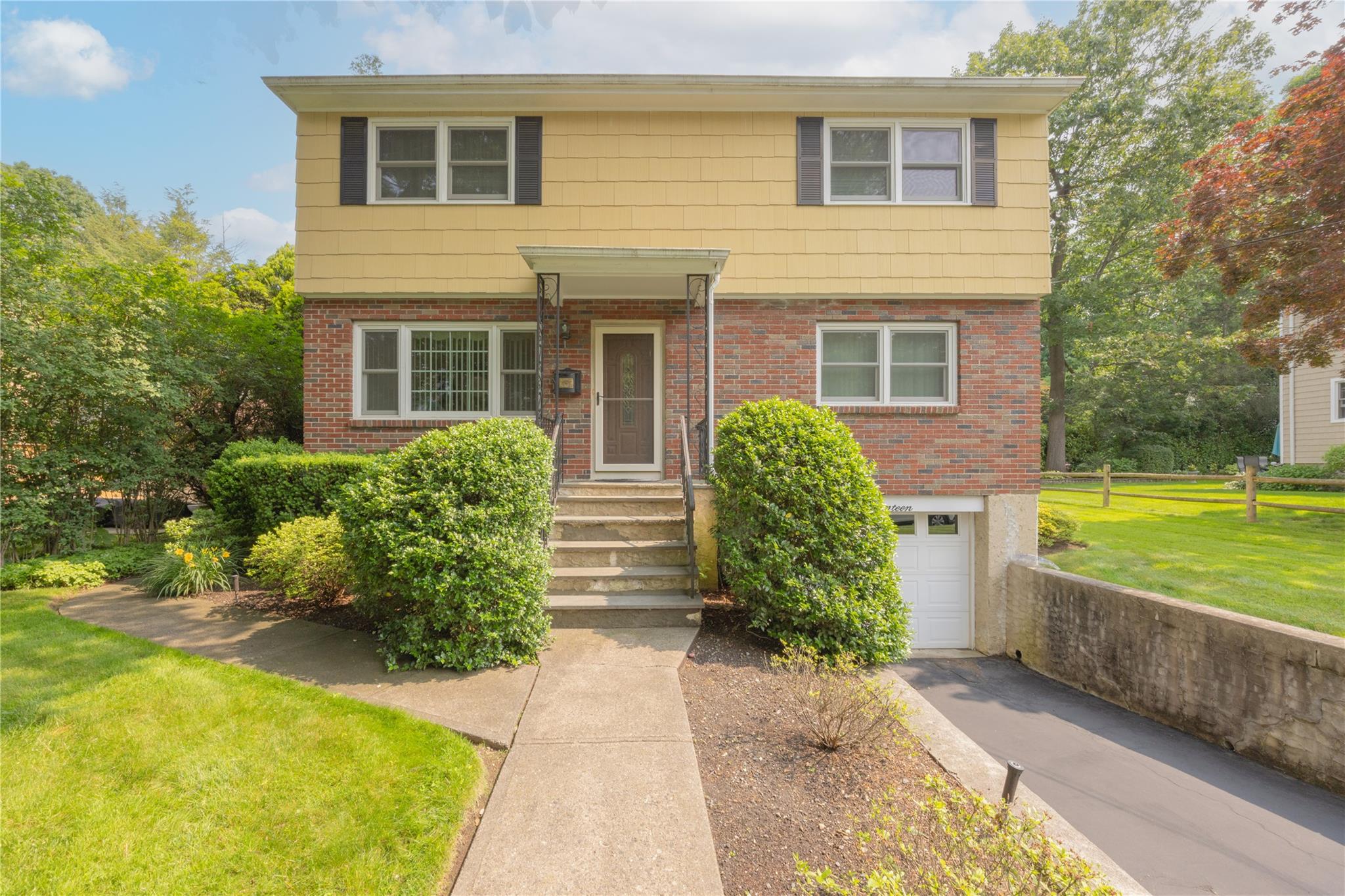 Property for Sale at Shady Lane, Scarsdale, New York - Bedrooms: 3 
Bathrooms: 3 
Rooms: 6  - $829,000