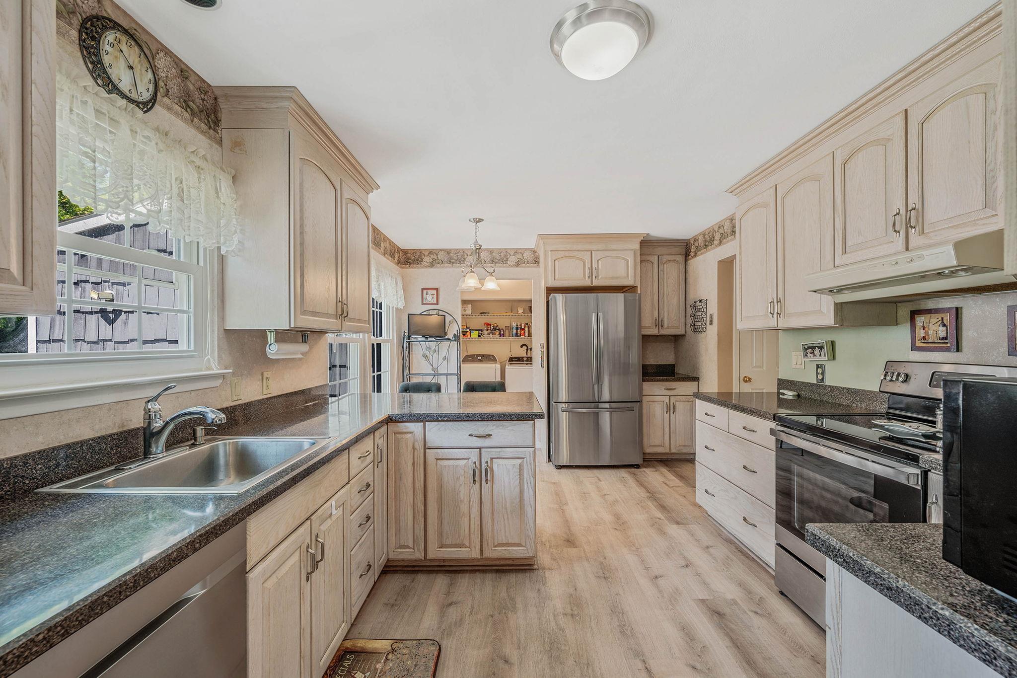 4 Hillcrest Lane, Ridge, New York image 9