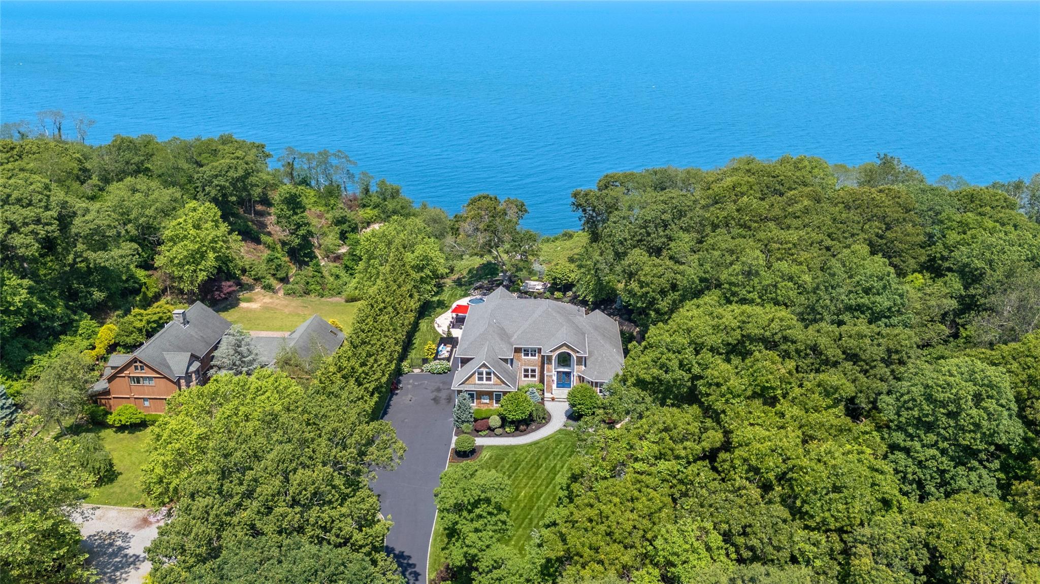Sandpiper Drive, Riverhead, Hamptons, NY - 4 Bedrooms  
5 Bathrooms - 