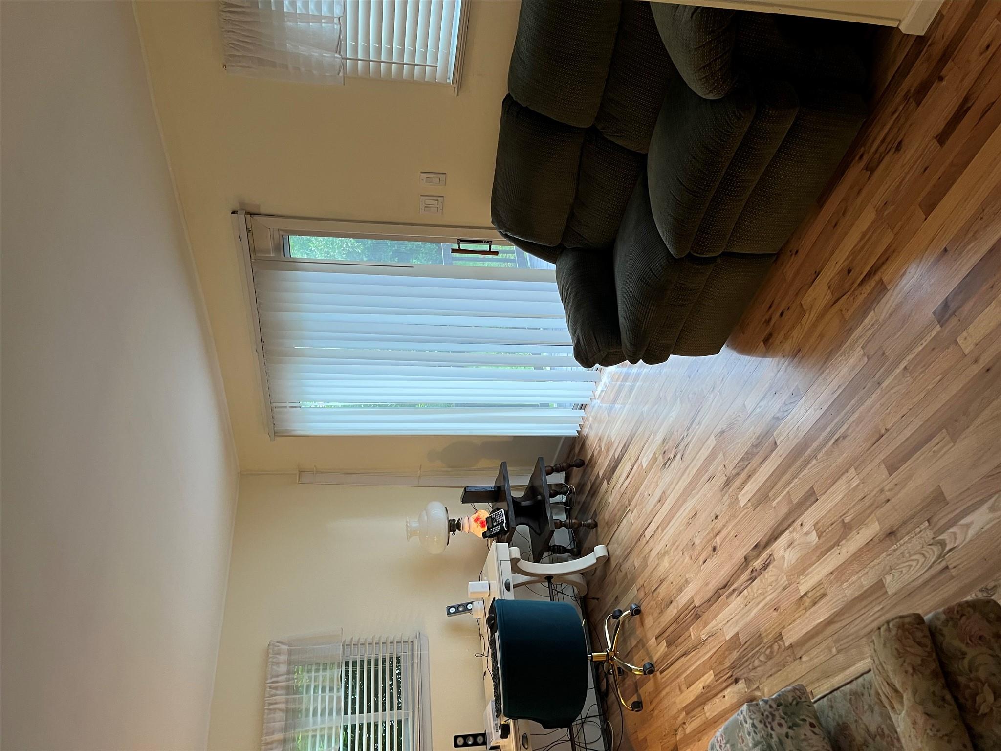 130 Hawkeye Street, Ronkonkoma, New York image 32