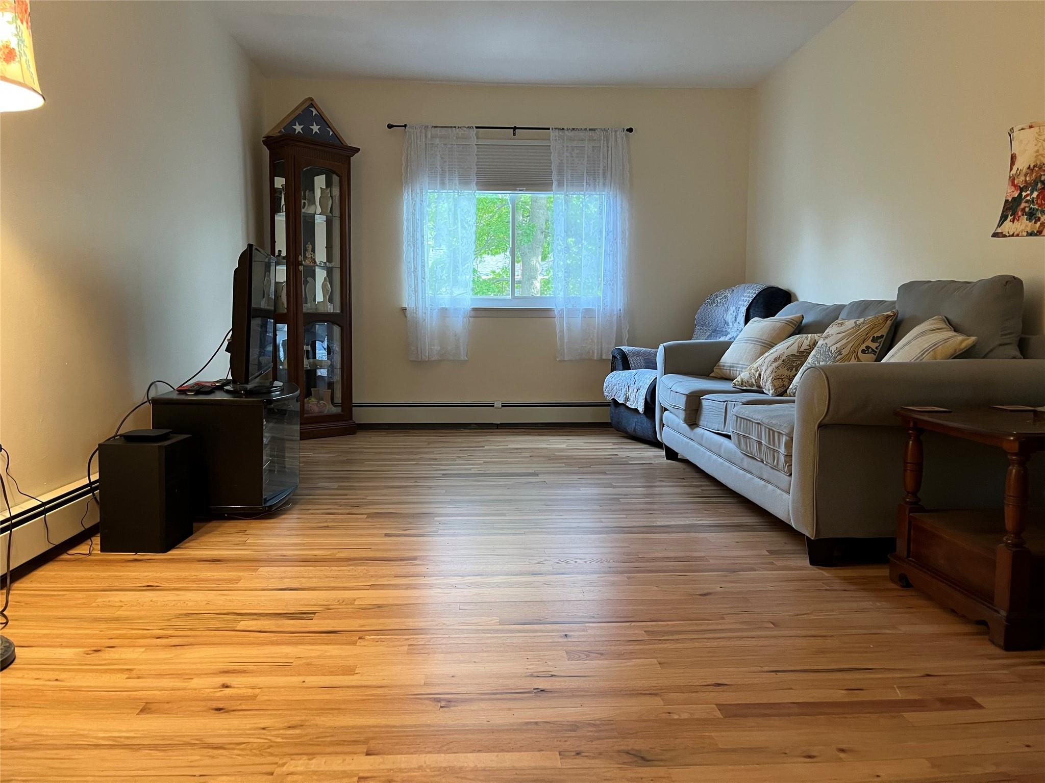130 Hawkeye Street, Ronkonkoma, New York image 3