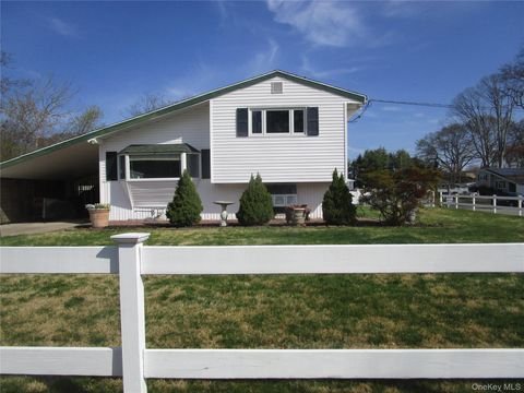 Photo of 116 Holly Road, Centereach, NY 11720 (MLS # 979440)