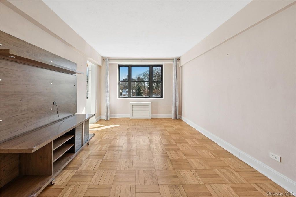 Photo of 3103 Fairfield Avenue #5D, Bronx, NY 10463 (MLS # 951642)