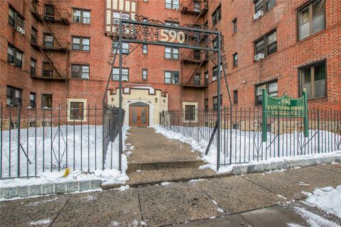 Homes For Sale - 590 E Third Street #2D<br/> Mount Vernon, NY 10553