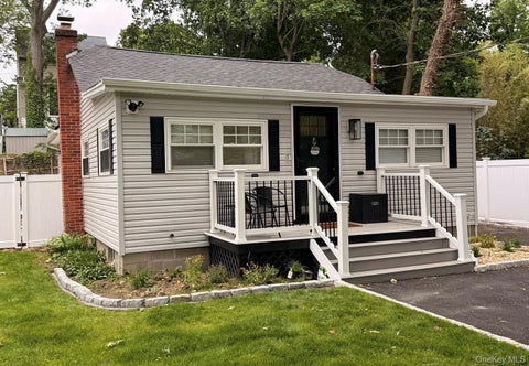 Homes For Rent - 129 Westbury Drive<br/> Sound Beach, NY 11789