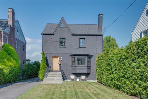 21 Old Colony Drive Larchmont NY 10538