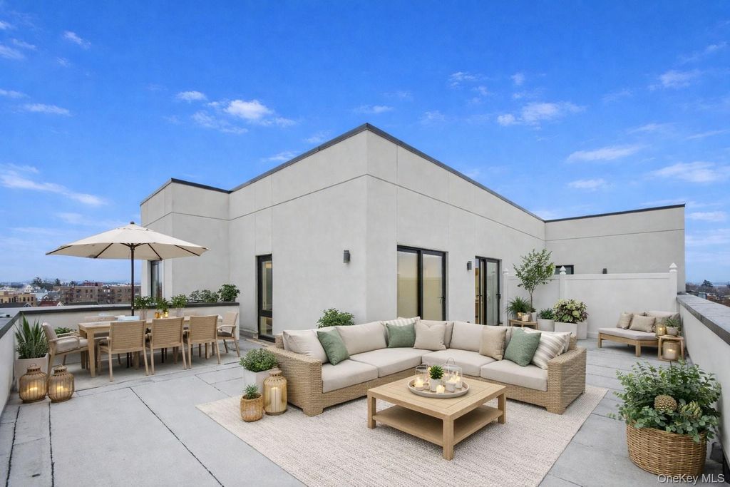 Photo of 150-02 Northern Boulevard #6F, Flushing, NY 11354 (MLS # 950102)