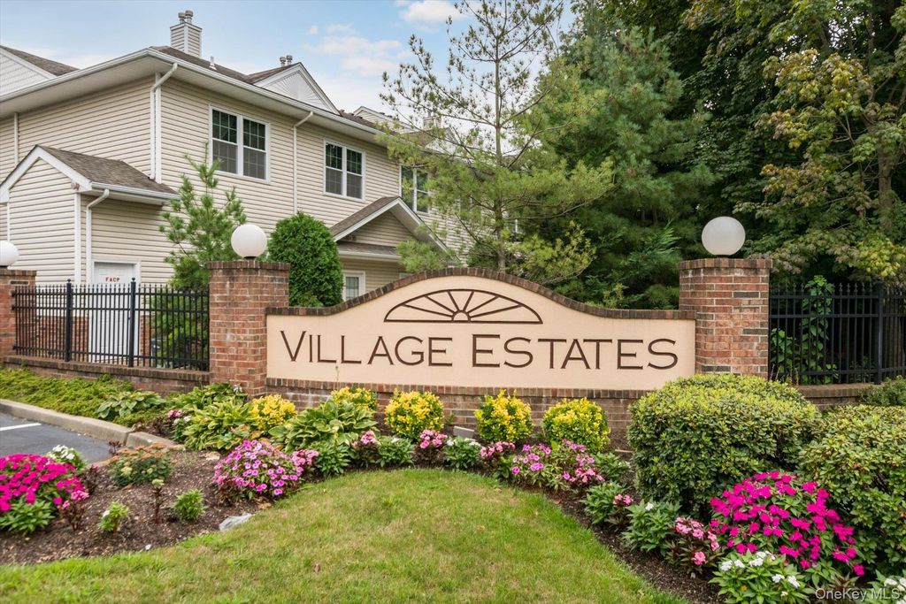 Photo of 34 Sarah Court, Amityville, NY 11701 (MLS # 958123)