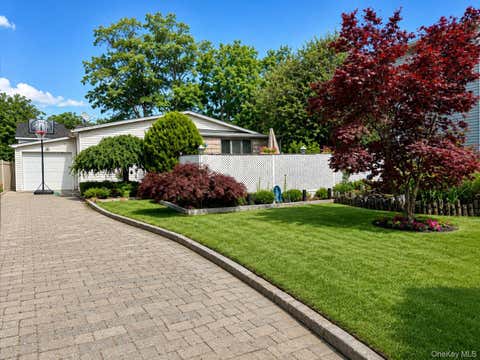 Homes For Sale - 110 Roosevelt Avenue<br/> Inwood, NY 11096