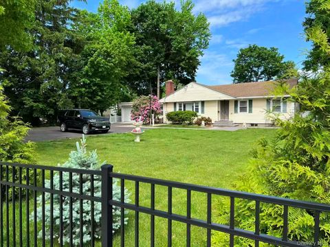 Photo of 243 jakson ave Ave, Syosset, NY 11791 (MLS # 989246)
