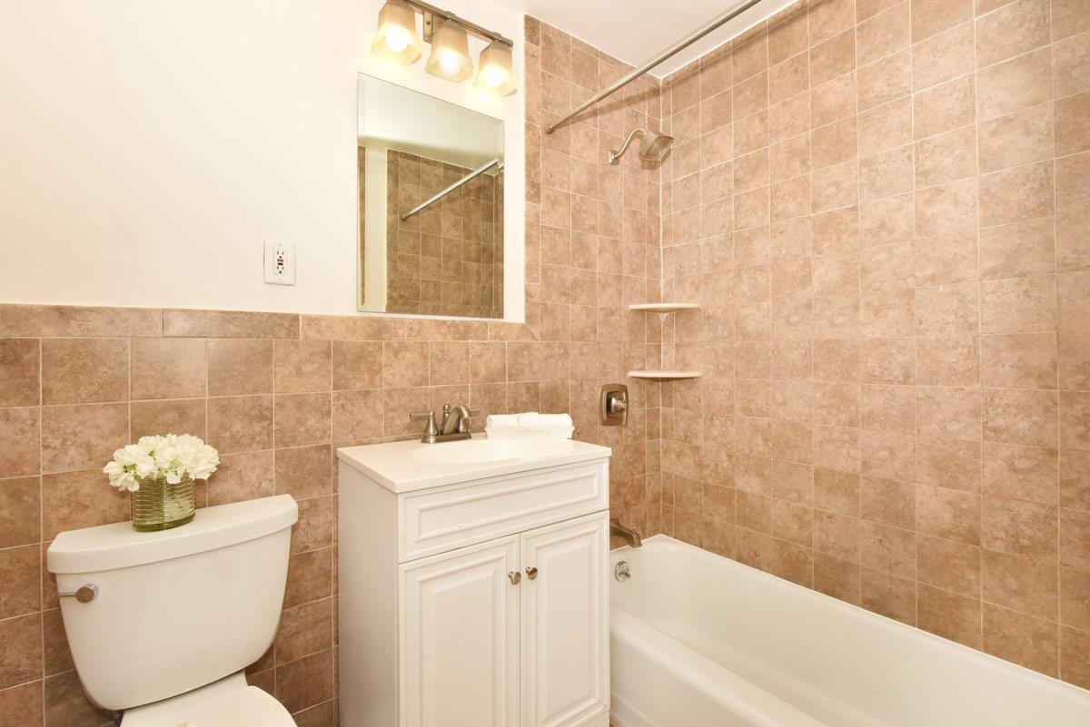 6 Birchwood Court #4K, Mineola, New York image 10