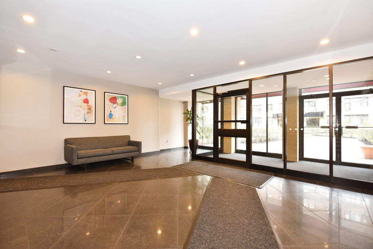 6 Birchwood Court #4K, Mineola, New York image 12