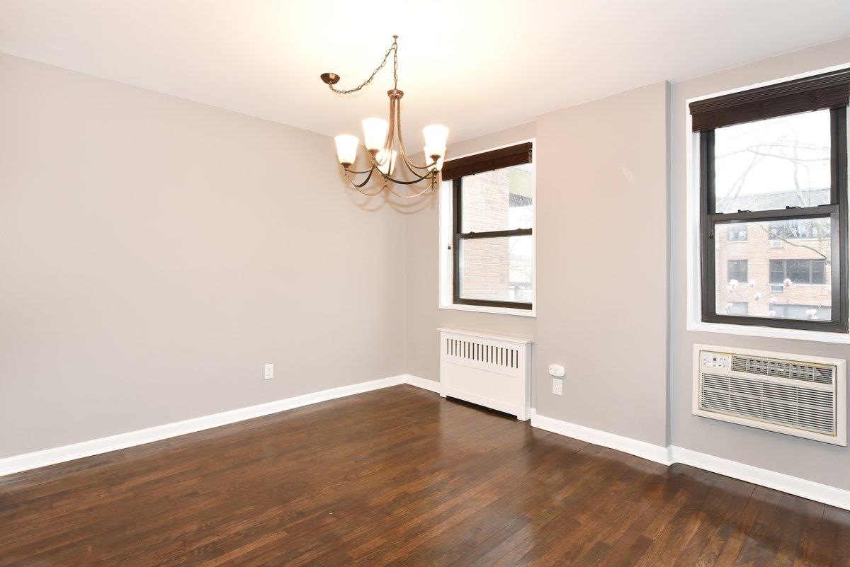 6 Birchwood Court #4K, Mineola, New York image 5