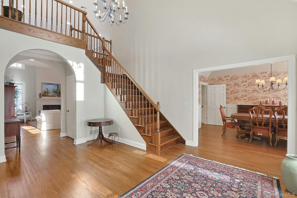 Photo of 14 Pond Hollow Court, Pleasantville, NY 10570 (MLS # 958358)