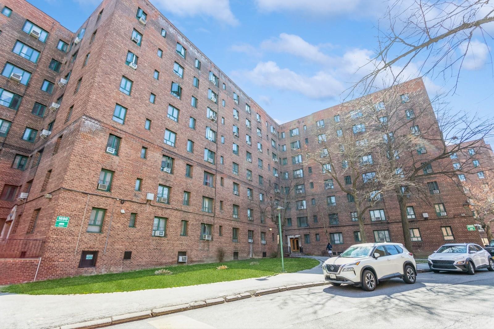 1686 Metropolitan Avenue #1F, Bronx, New York image 2