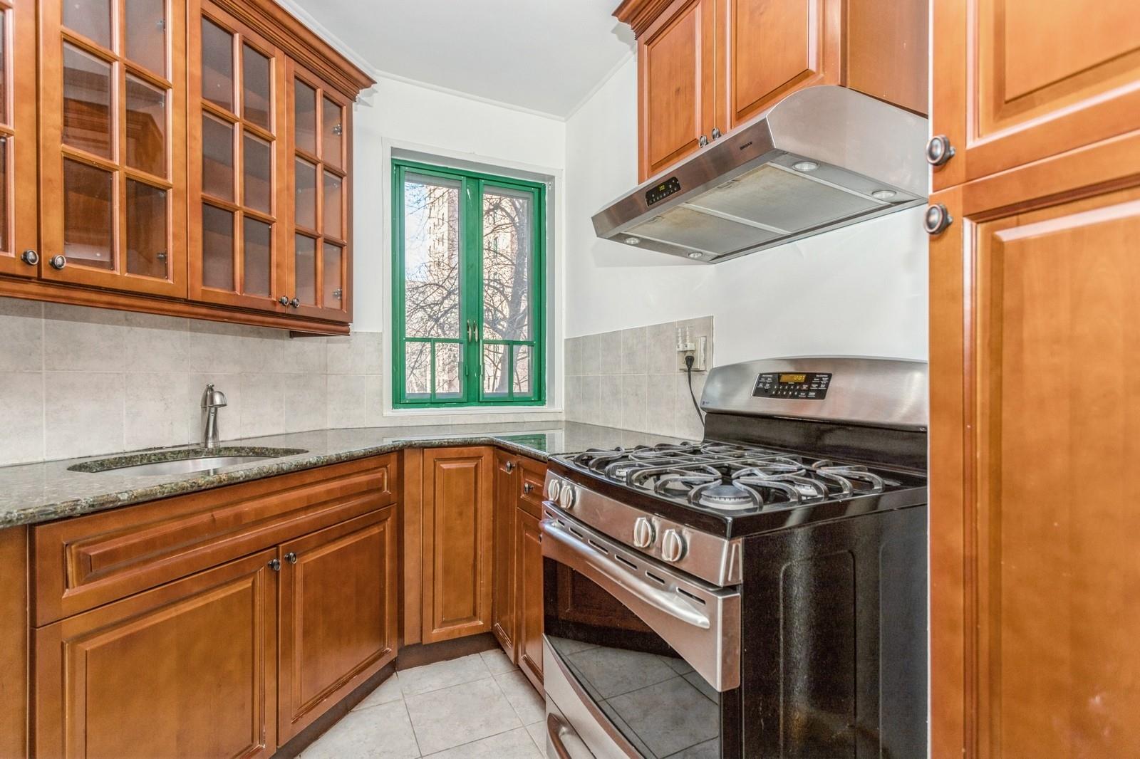 1686 Metropolitan Avenue #1F, Bronx, New York image 11