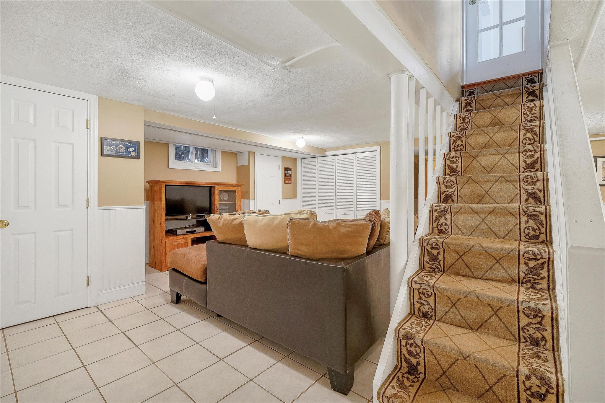 8 Seneca Avenue, White Plains, New York image 25