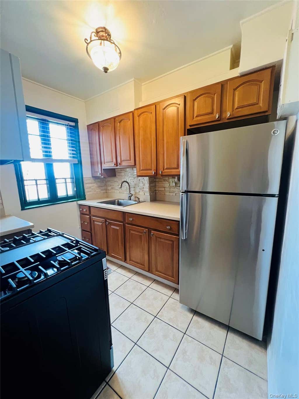 Photo of 1595 Unionport Road #11A, Bronx, NY 10462 (MLS # 1032422)