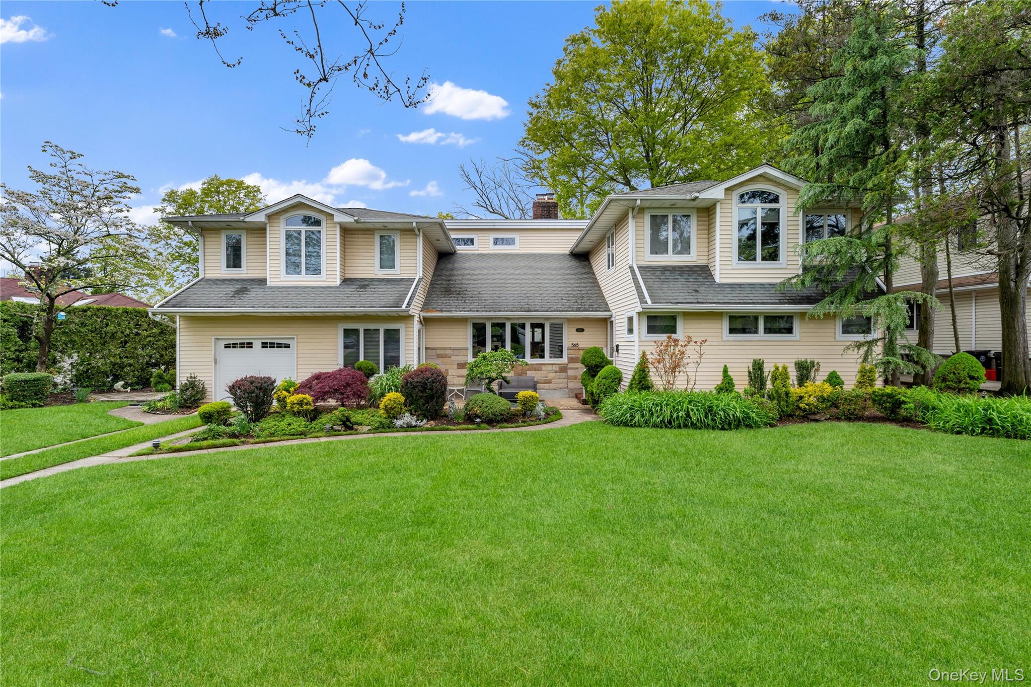565 Mohawk Road