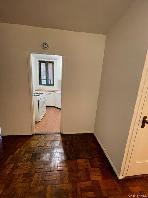 24 Metropolitan Oval TH