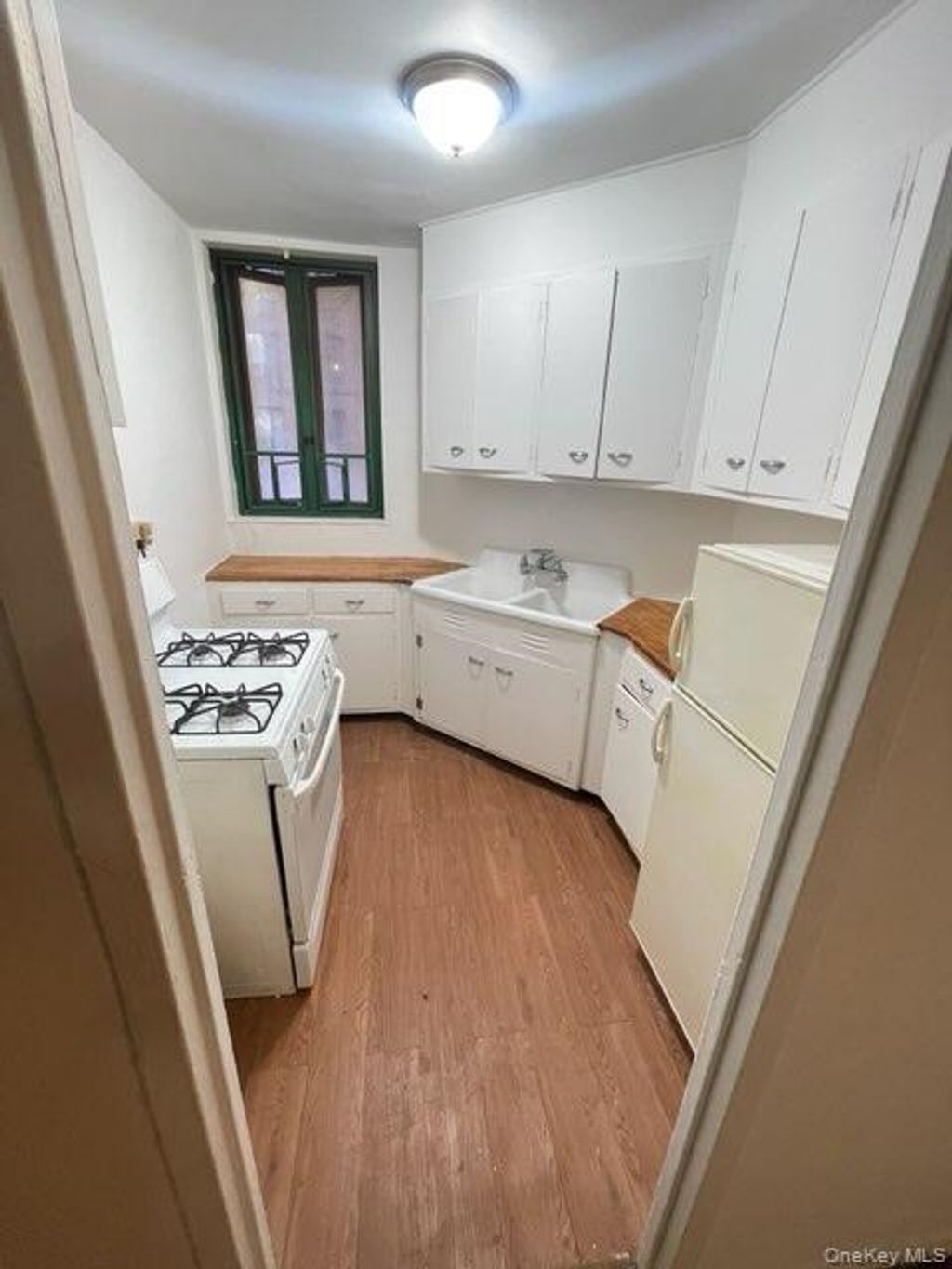 Photo of 24 Metropolitan Oval #TH, Bronx, NY 10462 (MLS # 987243)