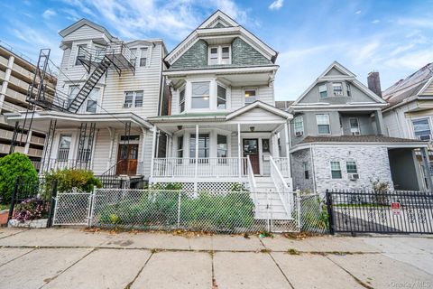 Photo of 155 Hawthorne Avenue, Yonkers, NY 10701 (MLS # 931038)