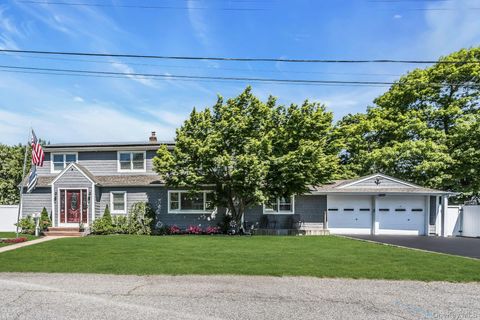 Homes For Sale - 2 Vermont Street<br/> Lindenhurst, NY 11757