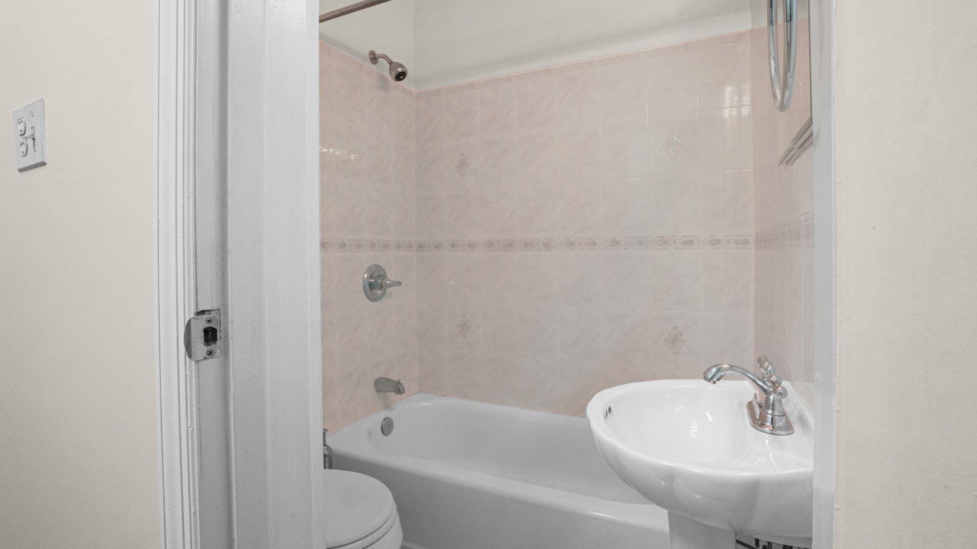 868 Morris Park Avenue, Bronx, New York image 18