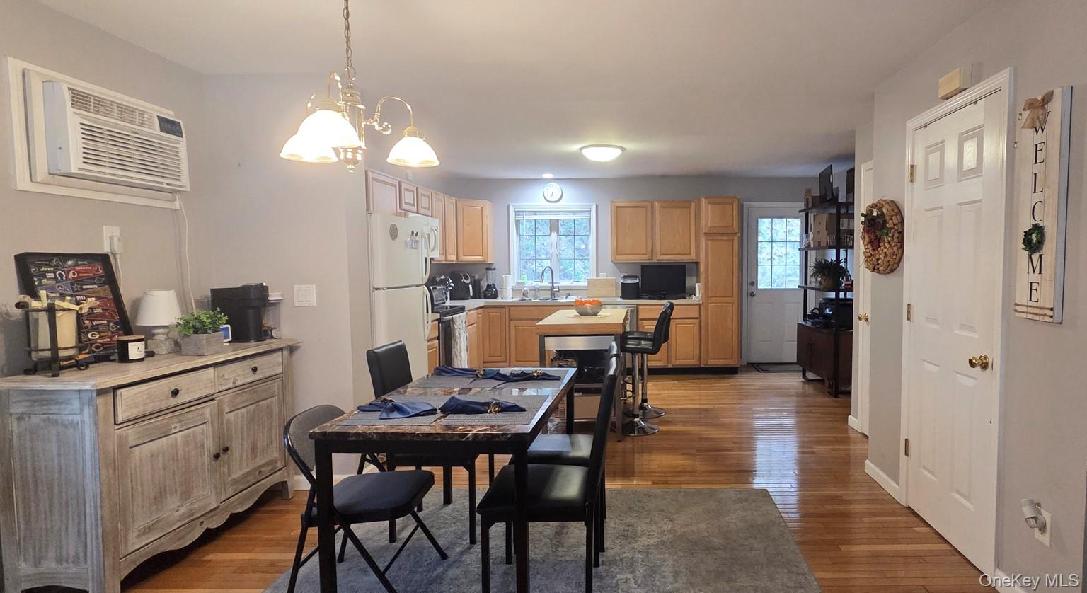 36 E Washington Place