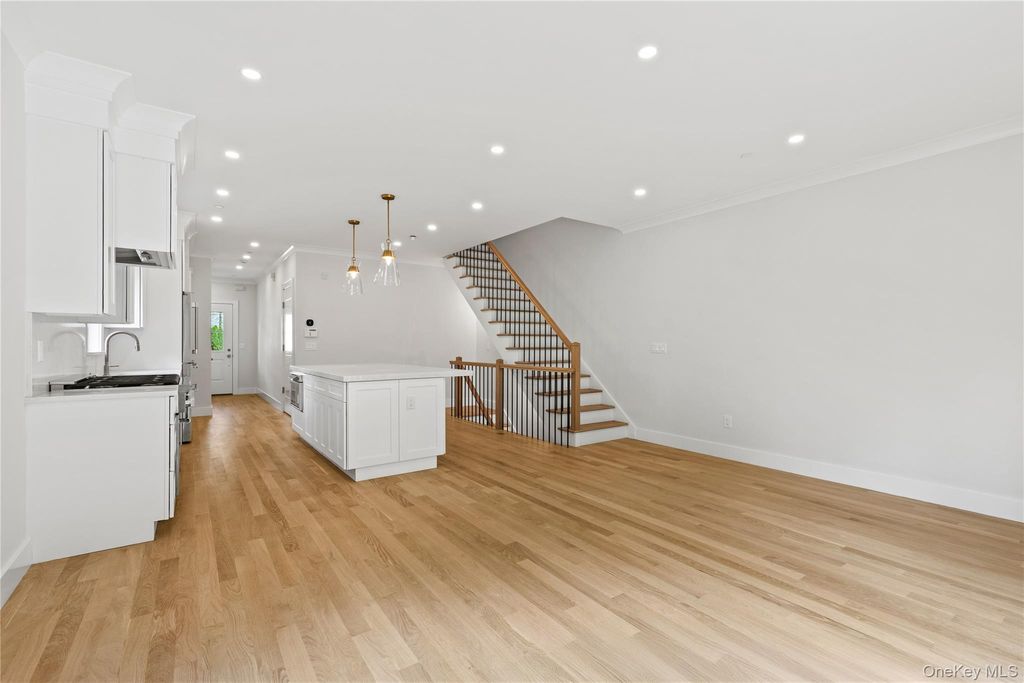 Photo of 86 B Maple Street, Rye, NY 10580 (MLS # 1000566)