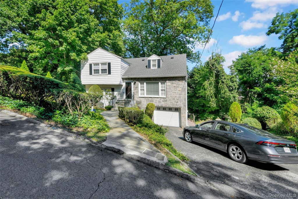 Photo of 38 Stockbridge Road, Yonkers, NY 10710 (MLS # 1036000)