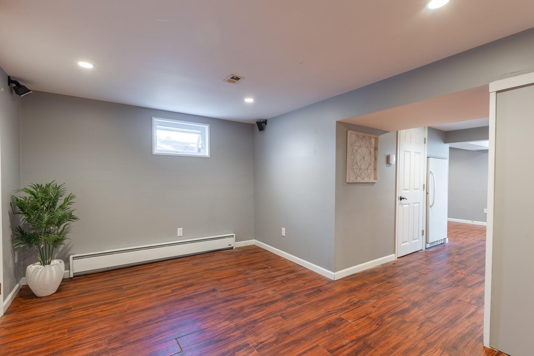 103 Broadway Avenue, Sayville, New York image 20