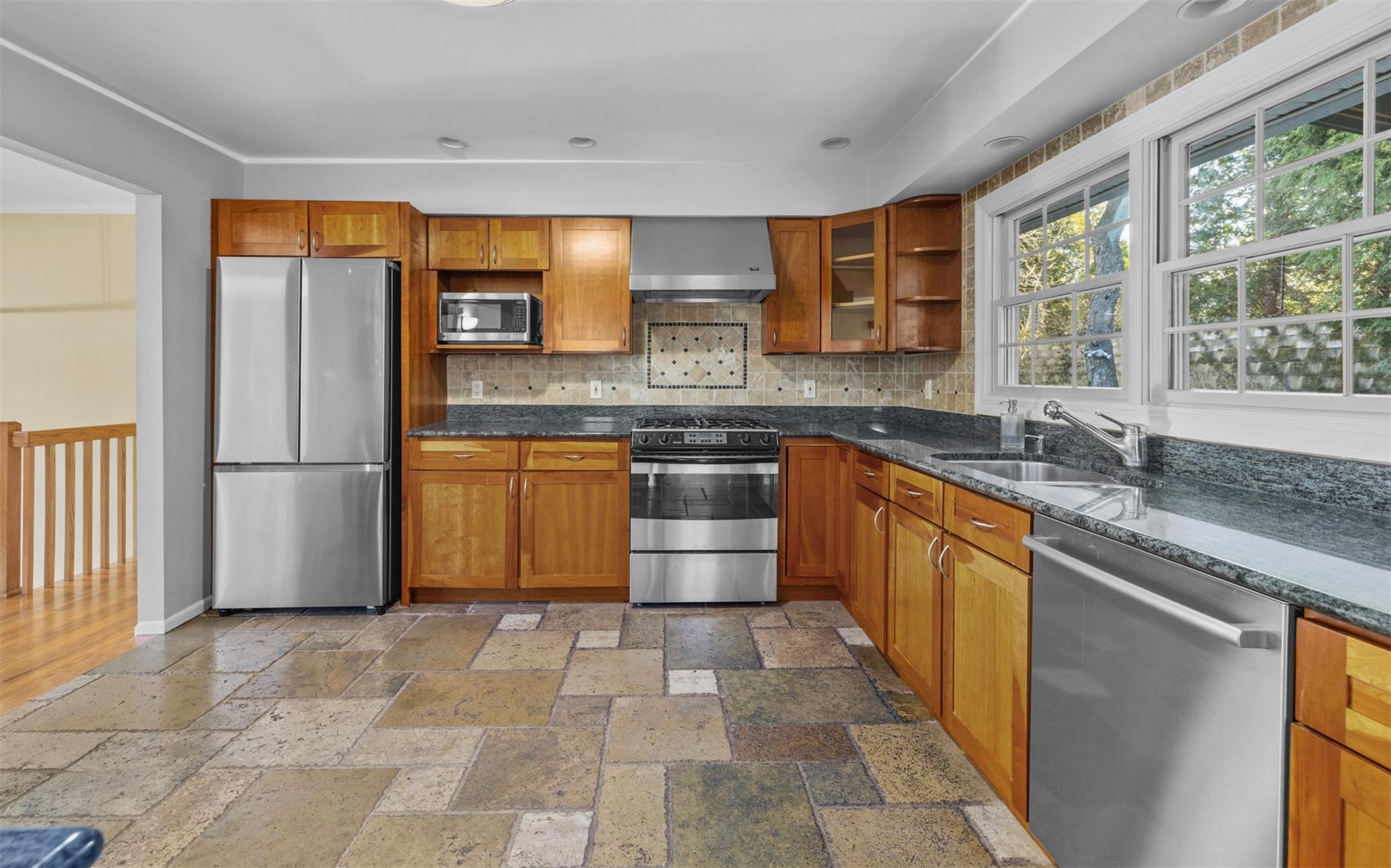 501 Arthur Street #109, Centerport, New York image 6