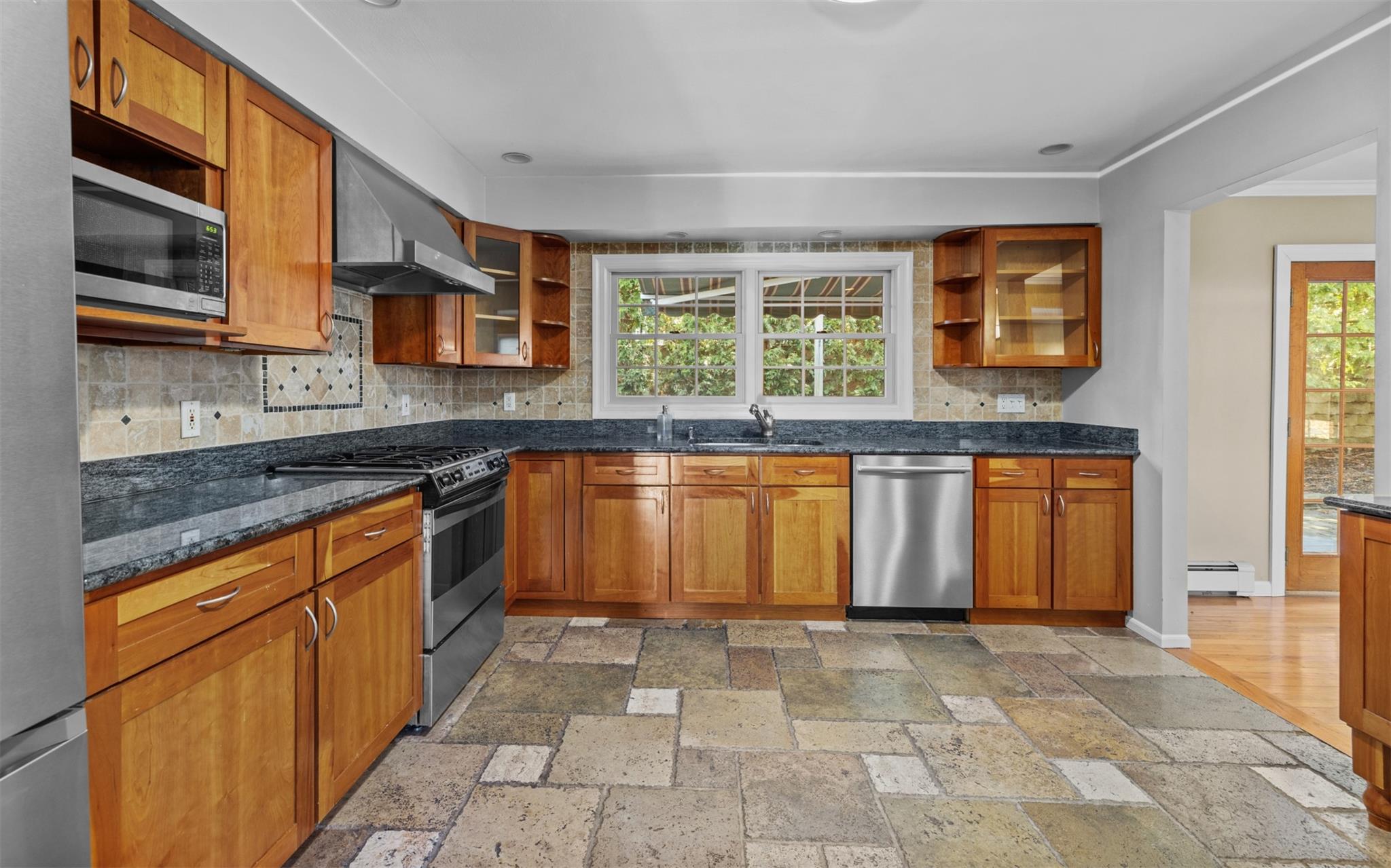 501 Arthur Street #109, Centerport, New York image 7