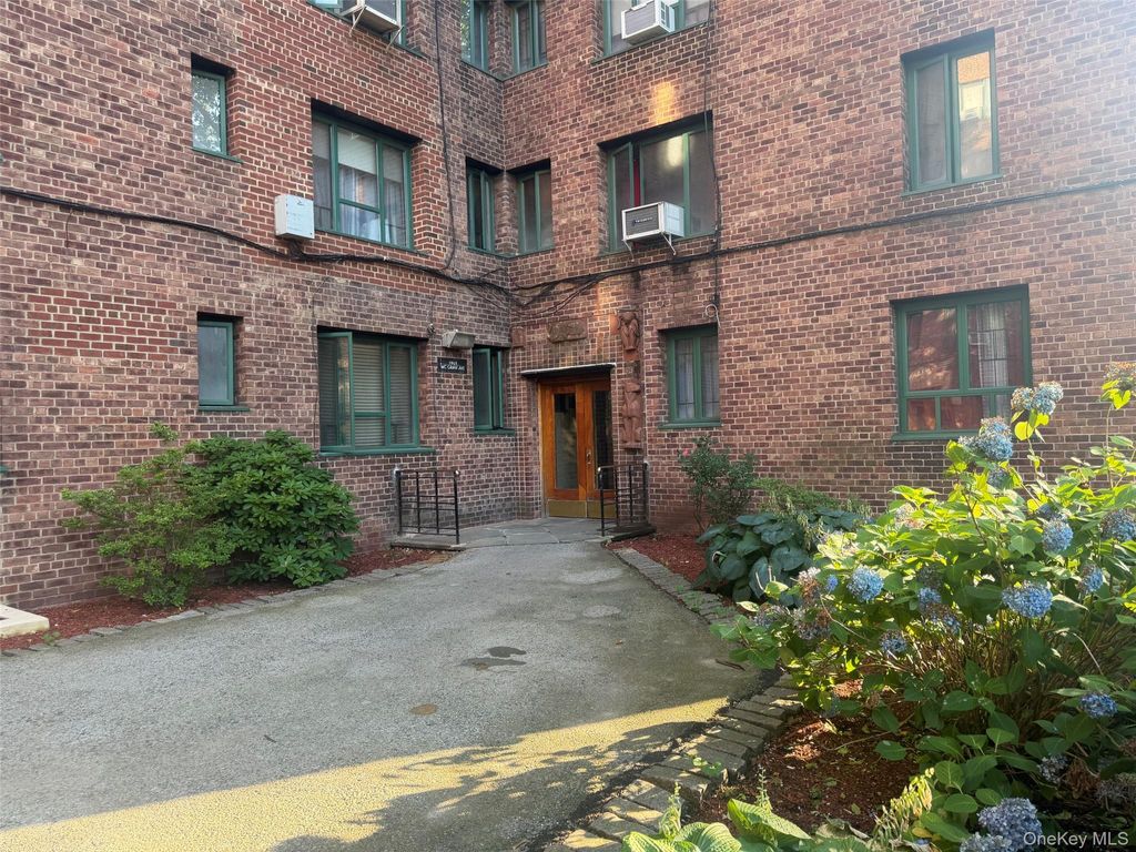 Photo of 1969 McGraw Avenue #6B, Bronx, NY 10462 (MLS # 1024751)