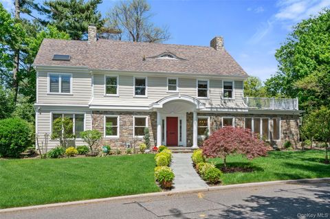 9 Sycamore Drive Great Neck NY 11021